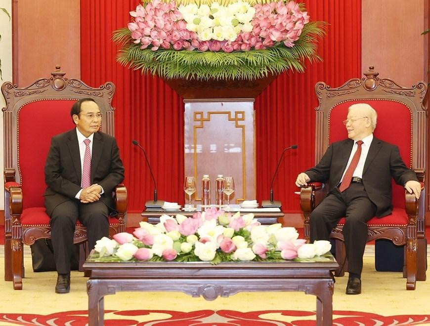 Tổng Bí thư Nguyễn Phú Trọng tiếp ông Bounthong Chitmany, Ủy viên Bộ Chính trị, Thường trực Ban Bí thư Đảng Nhân dân Cách mạng Lào, Phó Chủ tịch nước Lào. (Ảnh: Trí Dũng/ TTXVN)