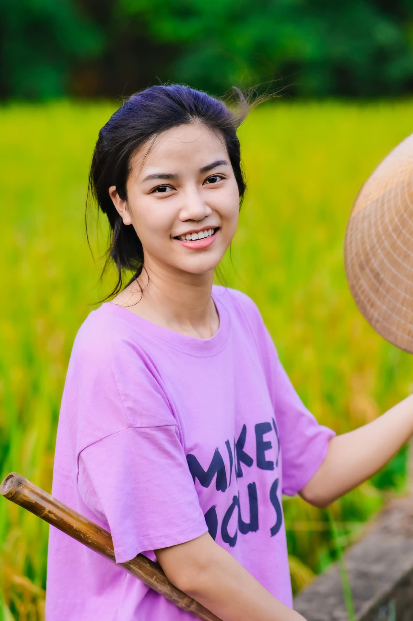 Những hình ảnh đời thường vô cùng dễ thương của cô nàng.