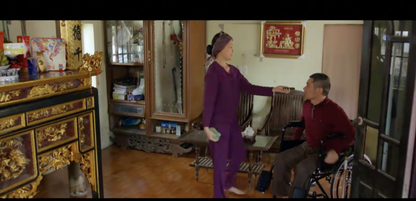 Nhiều khán giả bày tỏ sự vui mừng, hạnh phúc khi NSND Công Lý trở lại màn ảnh: “Tuyệt vời. Cháu nghĩ đấy cũng là sự nỗ lực của nghệ sĩ Công Lý sau tất cả những khó khăn mà chú đã phải trải qua trong 1 năm vừa qua. Hi vọng là trong thời gian tới chú sẽ có những vai diễn ấn tượng và thành công tốt đẹp ạ”; “Mong anh Công Lý thật nhiều sức khỏe để trở lại sân khấu và lợi hại hơn xưa nha”; “Em xem đi xem lại đoạn anh Công Lý diễn”; “Thương anh, mong anh nhanh bình phục để trở lại”; “Năm nay hi vọng cô Đẩu lên sóng”; “Nhìn anh trở lại màn ảnh mà vừa vui vừa xót xa. Một vai diễn anh không cần diễn mà đó là sự nỗ lực để trở lại”; “Thật vui vì anh đã trở lại. Anh vẫn còn yếu nhưng nét diễn của anh không hề thay đổi”…