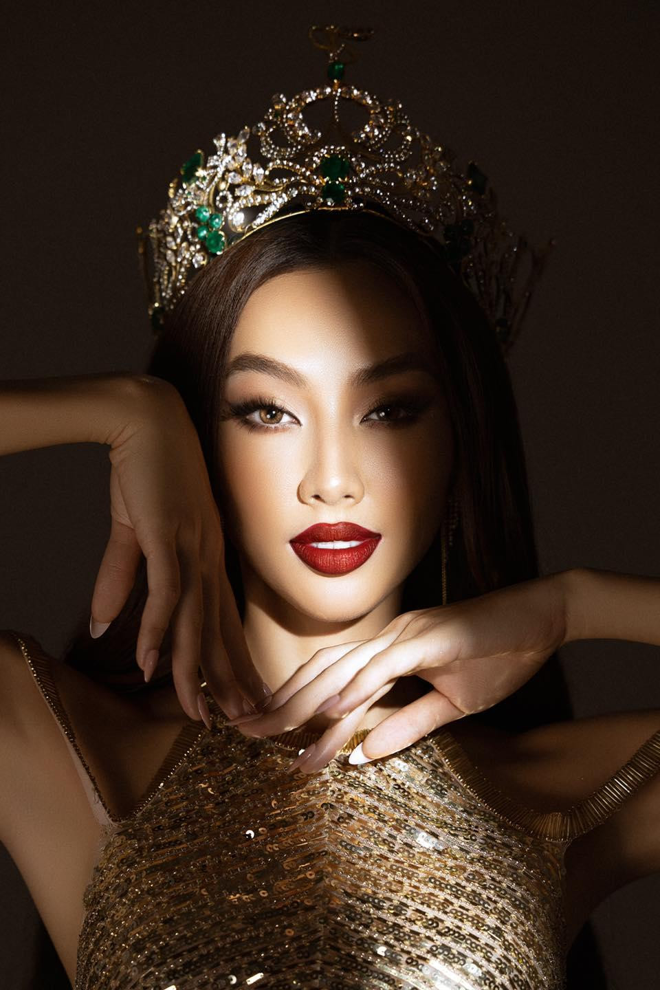 Mới đây, Hoa hậu Thùy Tiên tung bộ hình kỉ niệm 7 tháng giành ngôi vị cao nhất tại cuộc thi Miss Grand International 2021.