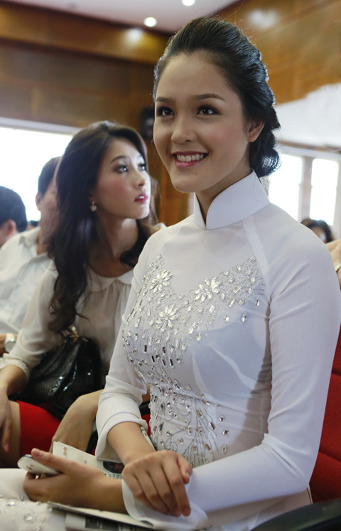 Á hậu 2 Đỗ Hoàng Anh