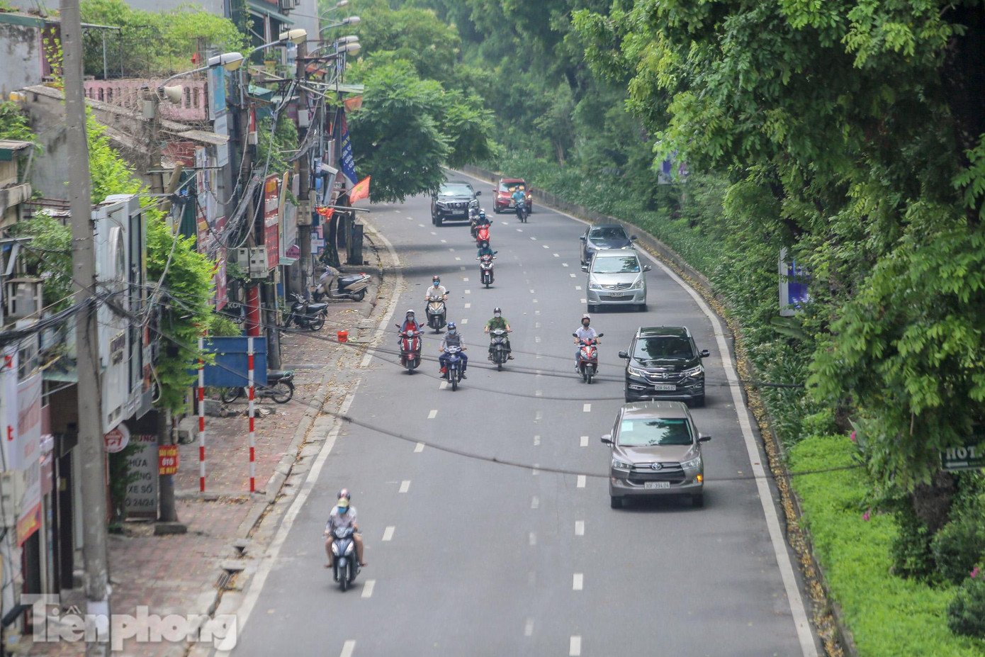 Hình ảnh ghi nhận tại đường Láng. Hình ảnh ghi nhận tại đường Láng.