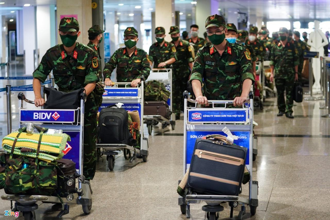 Học viên Học viện Quân y từ Hà Nội vào chi viện cho TP.HCM. Ảnh: Chí Hùng. Học viên Học viện Quân y từ Hà Nội vào chi viện cho TP.HCM. Ảnh: Chí Hùng.