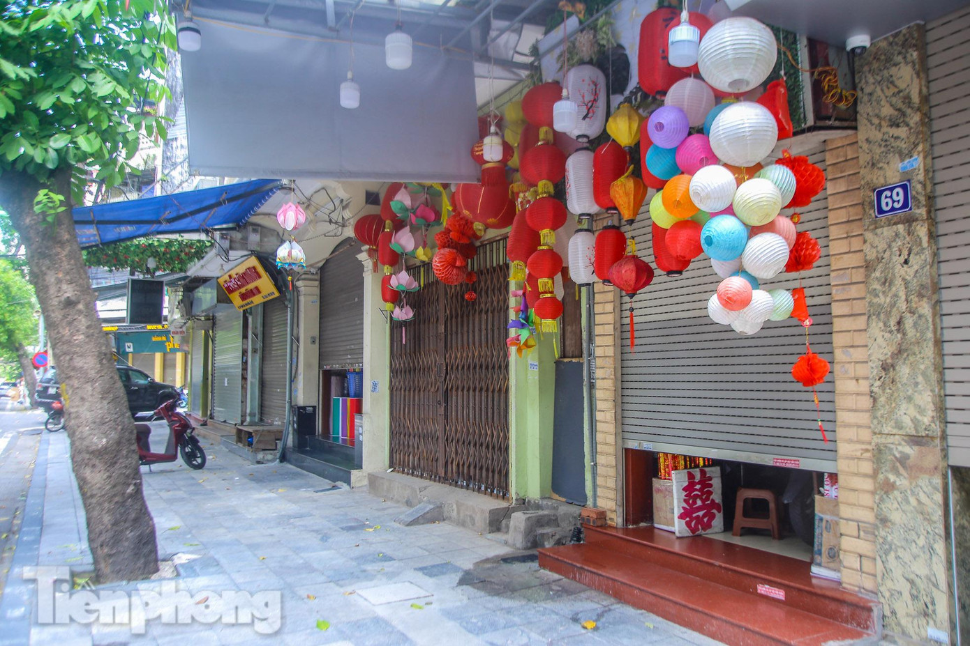 Vàng mã không phải là mặt hàng thiết yếu nên các hộ dân ở dây không được kinh doanh trong thời gian giãn cách xã hội.