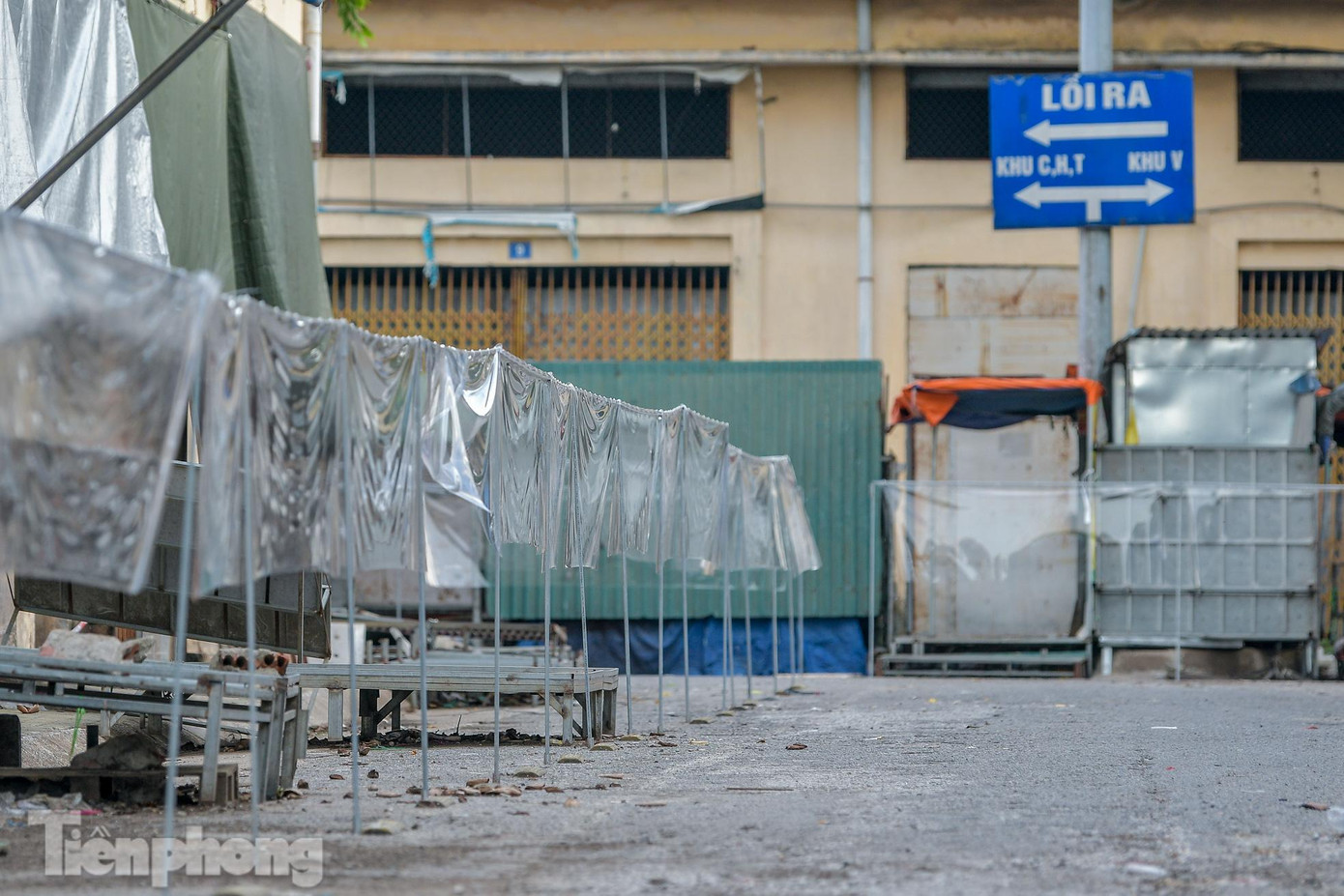 Chợ đầu mối phía Nam kích hoạt lại toàn bộ các biện pháp phòng, chống dịch, đồng thời áp dụng bổ sung một số biện pháp nhằm tăng cường và hạn chế tối đa nguy cơ lây nhiễm dịch bệnh. Chợ đầu mối phía Nam kích hoạt lại toàn bộ các biện pháp phòng, chống dịch, đồng thời áp dụng bổ sung một số biện pháp nhằm tăng cường và hạn chế tối đa nguy cơ lây nhiễm dịch bệnh.