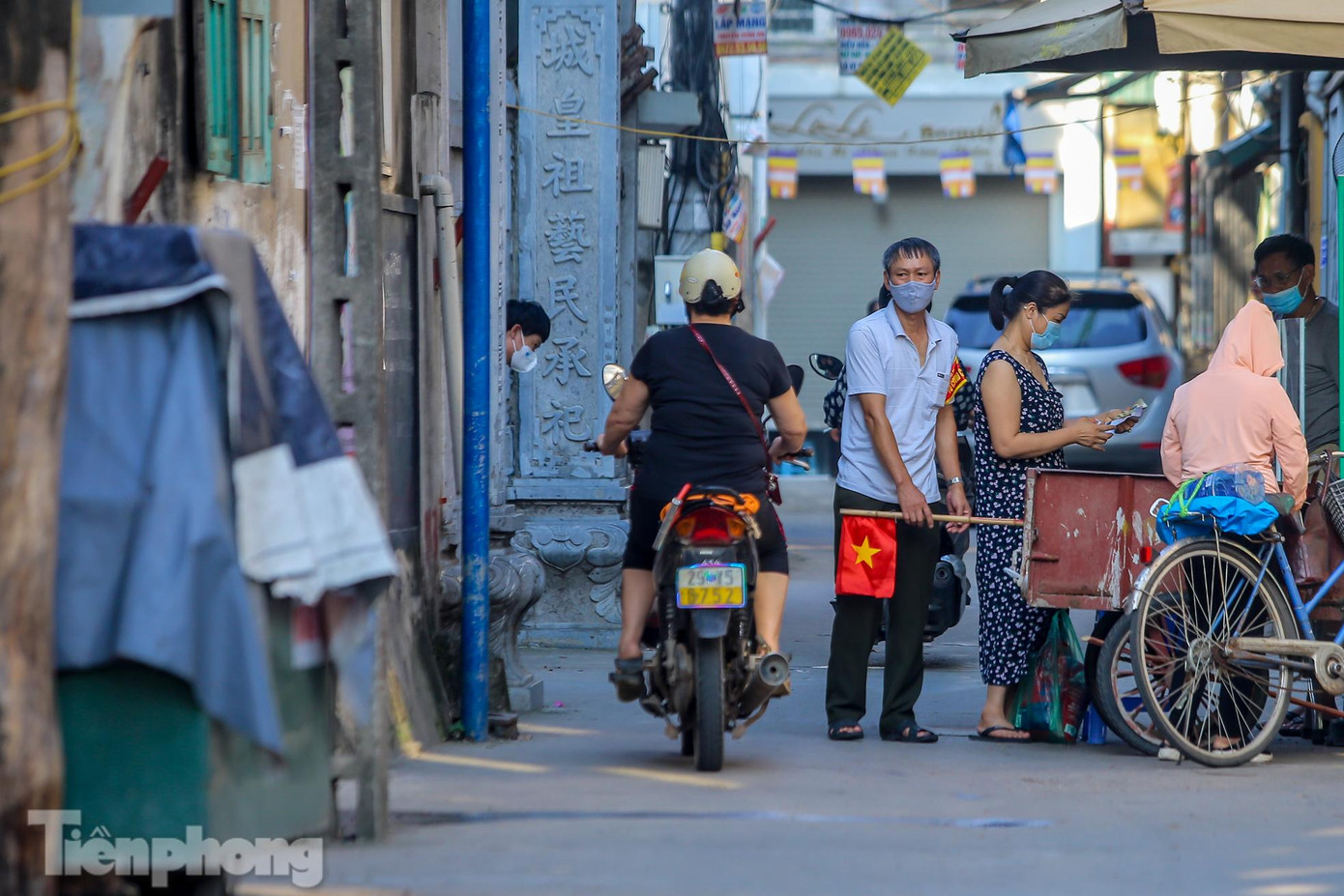 Các tổ trưởng ở đây cho biết, người dân đều ủng hộ 100% mô hình này.