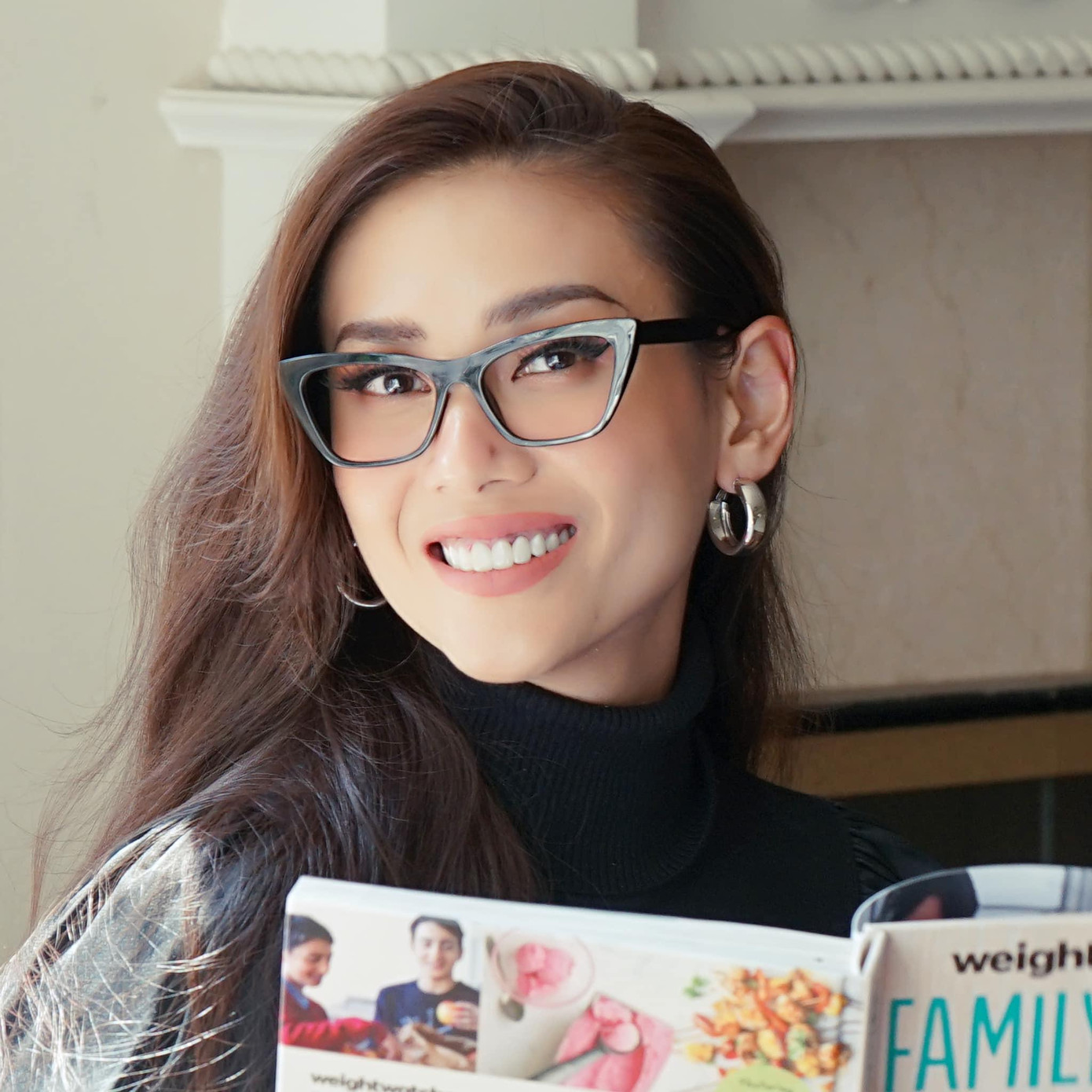 Á hậu Võ Hoàng Yến khoe nhan sắc ngày càng trẻ trung, xinh đẹp khi sang Mỹ đoàn tụ cùng bạn trai. Á hậu Võ Hoàng Yến khoe nhan sắc ngày càng trẻ trung, xinh đẹp khi sang Mỹ đoàn tụ cùng bạn trai.