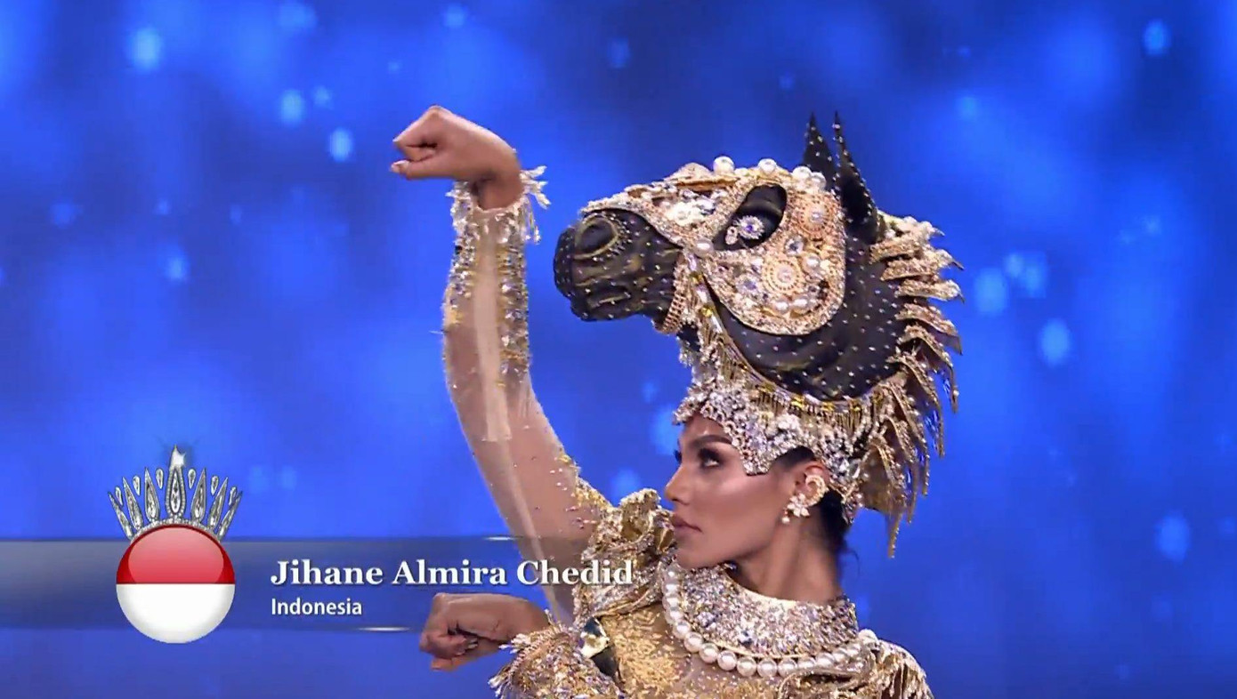 Người đẹp Indonesia giành giải Trang phục dân tộc đẹp nhất. Người đẹp Indonesia giành giải Trang phục dân tộc đẹp nhất.