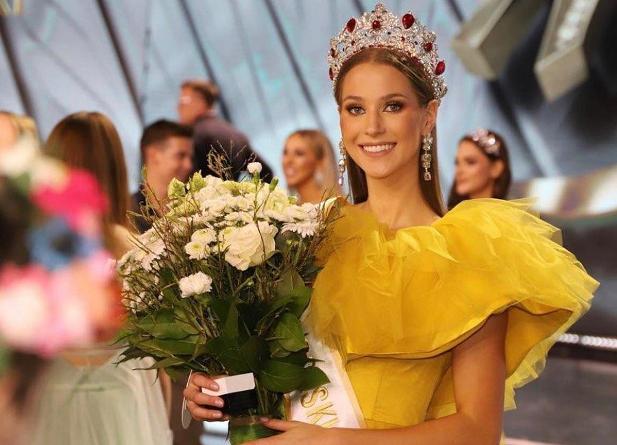 Mới đây, người đẹp Agata Wdowiak đã đăng quang ngôi vị Hoa hậu Ba Lan 2021 trong đêm chung kết diễn ra tại Nowy Sącz, Ba Lan. Mới đây, người đẹp Agata Wdowiak đã đăng quang ngôi vị Hoa hậu Ba Lan 2021 trong đêm chung kết diễn ra tại Nowy Sącz, Ba Lan.