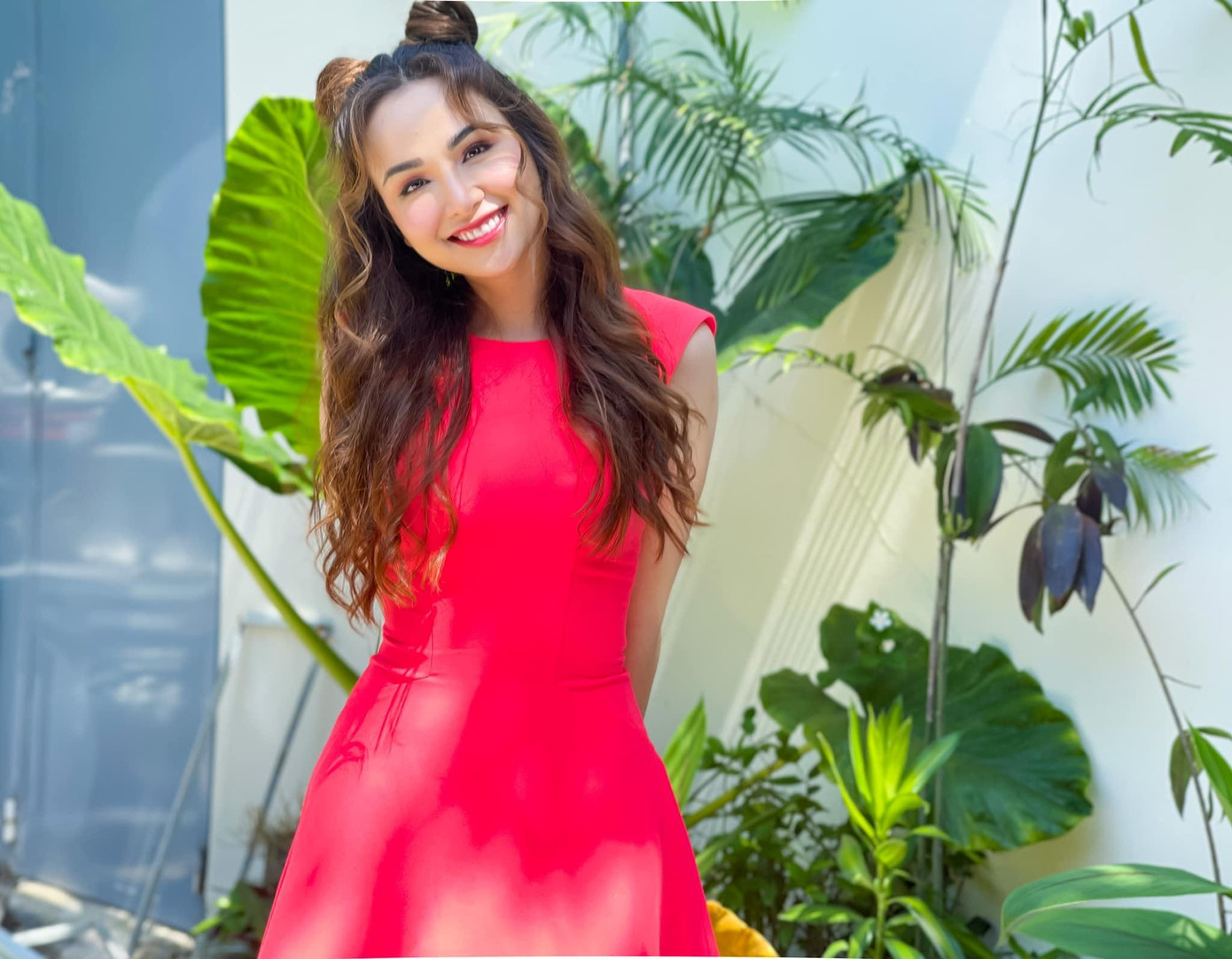 Sau 11 năm đăng quang, nhan sắc của cô được nhận xét ngày càng xinh đẹp và trẻ trung. Sau 11 năm đăng quang, nhan sắc của cô được nhận xét ngày càng xinh đẹp và trẻ trung.