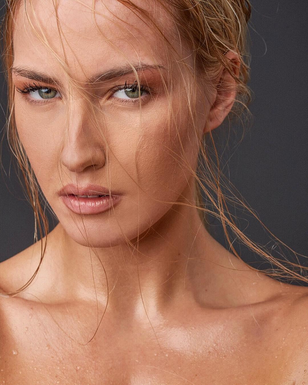 Một trong những thông điệp mà Claudia tích cực chia sẻ trên mạng xã hội những năm gần đây đó là câu chuyện truyền cảm hứng của cô sau khi vượt qua căn bệnh nhiễm trùng máu nguy hiểm cách đây 3 năm. Một trong những thông điệp mà Claudia tích cực chia sẻ trên mạng xã hội những năm gần đây đó là câu chuyện truyền cảm hứng của cô sau khi vượt qua căn bệnh nhiễm trùng máu nguy hiểm cách đây 3 năm.