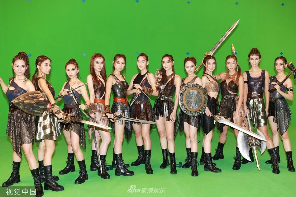 Tạo hình Wonder Woman của top 12 thí sinh Hoa hậu Hong Kong 2021 bị chê quê mùa. Tạo hình Wonder Woman của top 12 thí sinh Hoa hậu Hong Kong 2021 bị chê quê mùa.