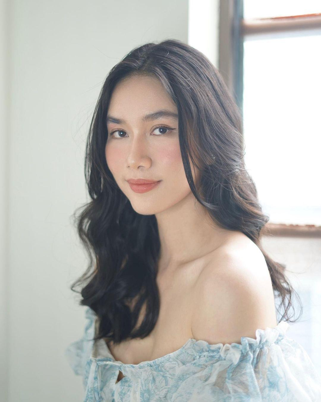 Á hậu Phương Anh khoe nhan sắc cực kỳ xinh đẹp và trong trẻo tựa 'nàng thơ'.