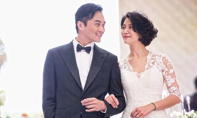 Sau 30 năm đăng quang Hoa hậu Hồng Kông, Viên Vịnh Nghi có cuộc sống và sự nghiệp viên mãn bên tài tử Trương Trí Lâm khiến nhiều người ngưỡng mộ. Họ trở thành một cặp đôi quyền lực của làng giải trí và vẫn còn giữ được sức hút của mình.