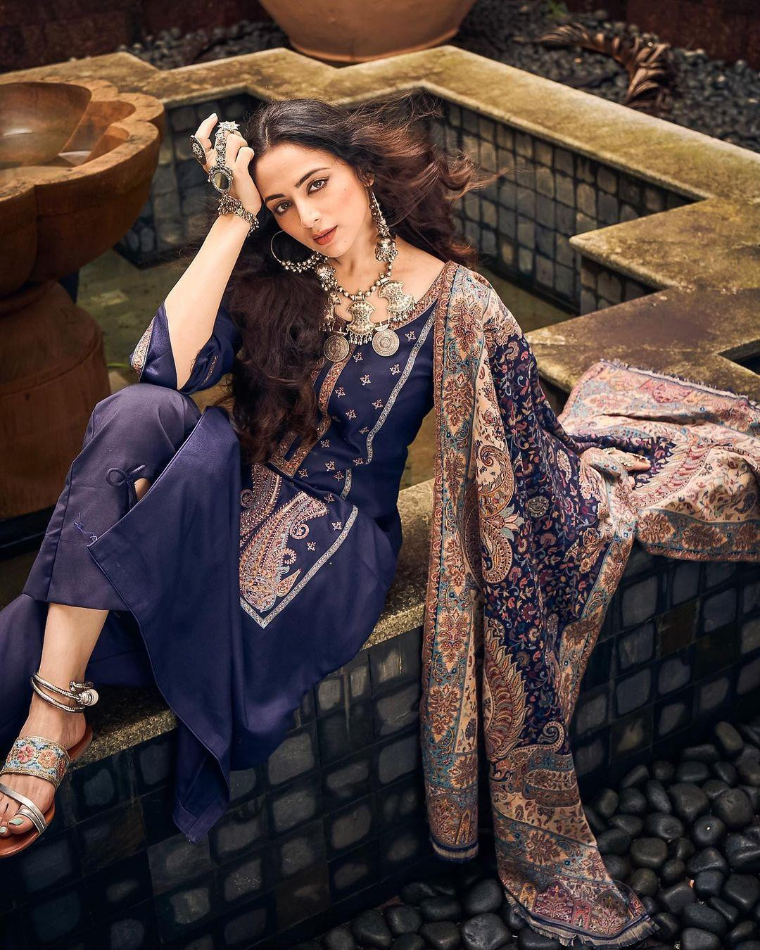 Cô tham dự cuộc thi Miss India 2013 và giành ngôi vị Á hậu 2. Cô tham dự cuộc thi Miss India 2013 và giành ngôi vị Á hậu 2.