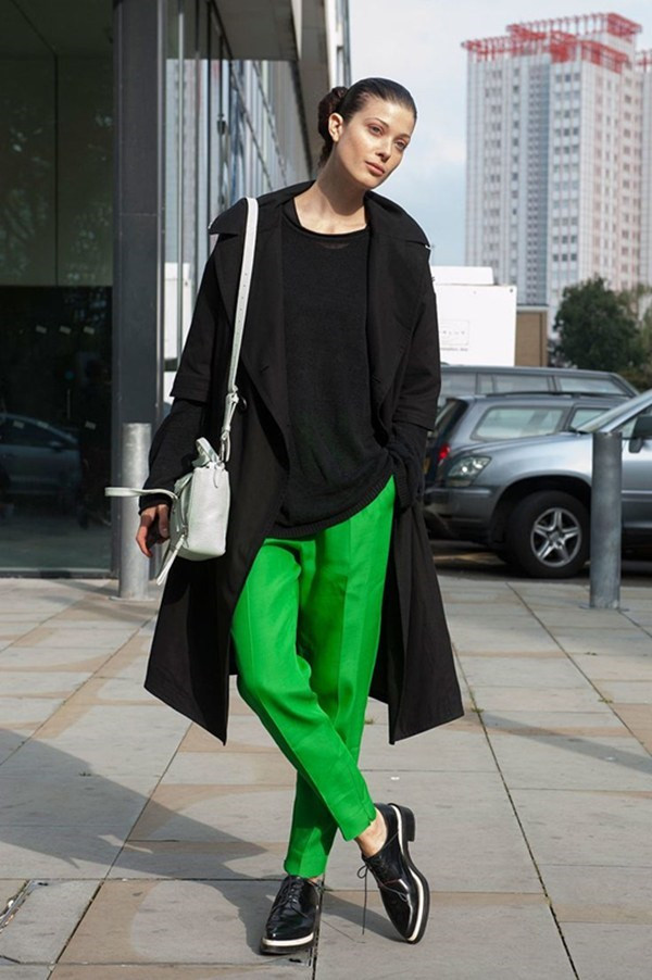 Biến tấu trang phục với những tông màu Giáng sinh rạng rỡ ảnh 10