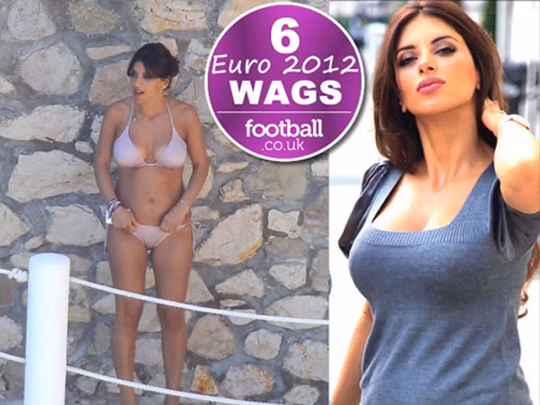 Daniella Semaan - cô bồ già của Cesc Fabregas chính là nhân tố mới gây bất ngờ. Hơn ngôi sao Barca tận một giáp, nhưng chân dài này được nhận xét khá đẹp đôi với Cesc Fabregas