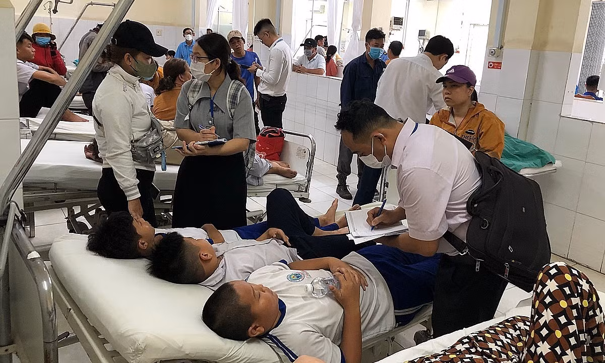 Chỉ trong vòng 8 tháng, từ tháng 9-2023 đến tháng 5-2024, theo ước tính, cả nước đã có hơn 1.000 người phải nhập viện vì ngộ độc thực phẩm.