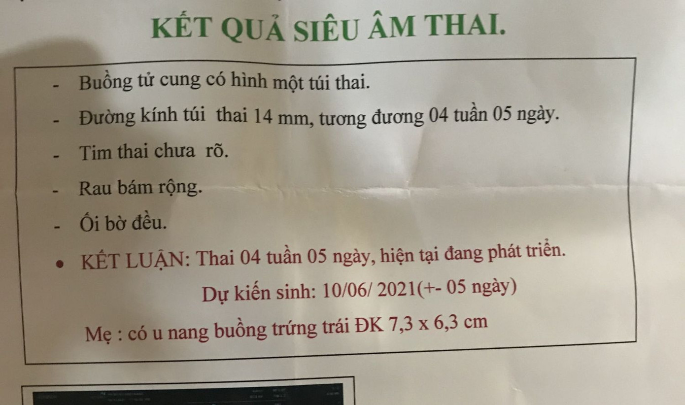 Bà bầu cũng có thể bị u nang buồng trứng.