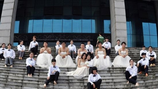 Bộ ảnh kỷ yếu độc đáo của các sinh viên Cao đẳng Nghệ Thuật Hồ Nam, Trung Quốc 