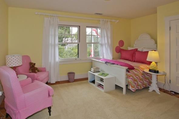 Phòng ngủ vui nhộn nhiều màu sắc của Mark