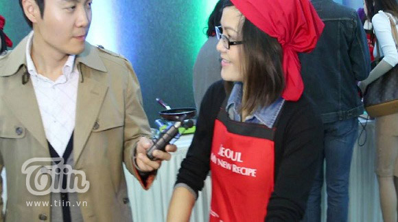 Hạ Huyền trả lời phỏng vấn