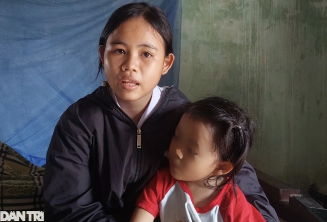 Em Phan Thị Ca chia sẻ câu chuyện với phóng viên Dân trí (Ảnh: Doãn Công).