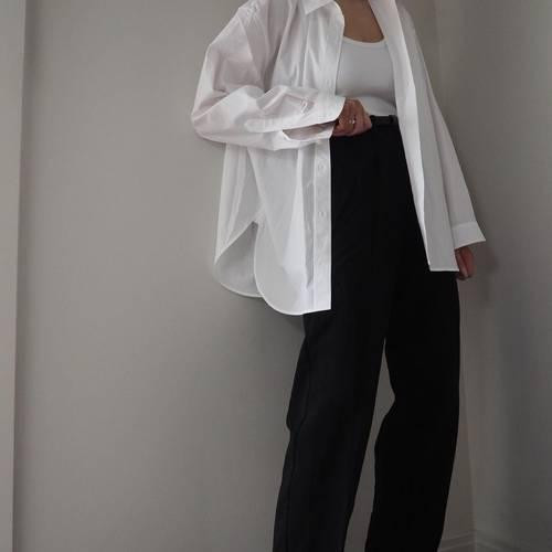 Sự kết hợp đơn giản nhưng giúp bạn hòa vào xu hướng ngay. Sự kết hợp đơn giản nhưng giúp bạn hòa vào xu hướng ngay.