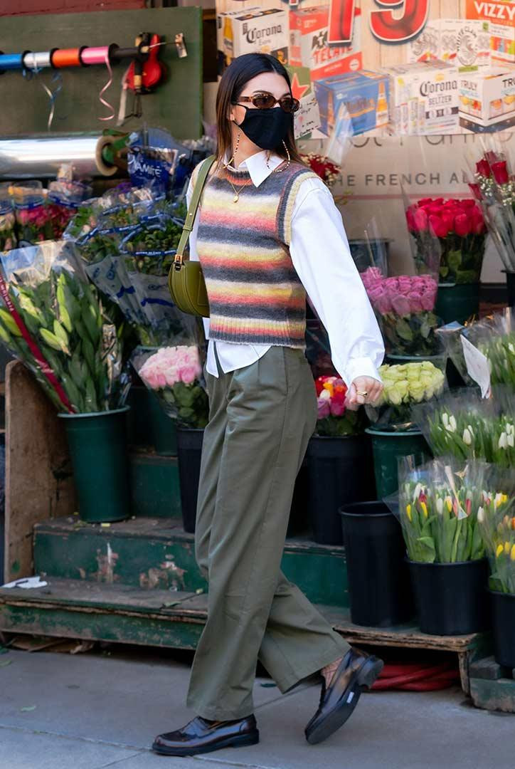 Kendal với "tủ đồ của bố" cực bắt mắt. Kendal với "tủ đồ của bố" cực bắt mắt.