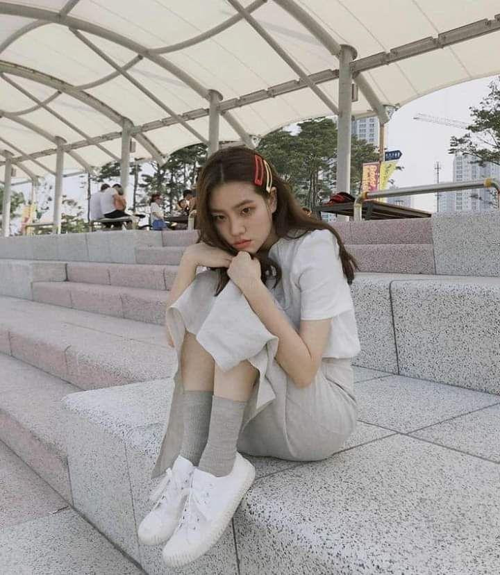 Ghi chi tiêu hằng tháng vào sổ tay nhưng không cần phải quá chi tiết đến mức stress vì nó. Ghi chi tiêu hằng tháng vào sổ tay nhưng không cần phải quá chi tiết đến mức stress vì nó.