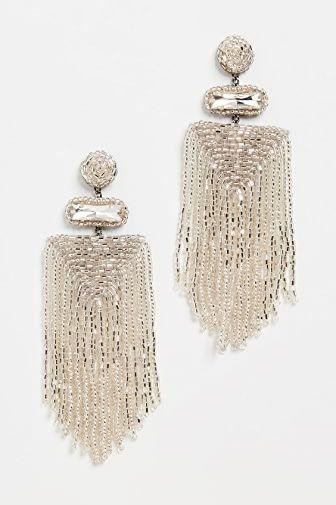 Bạn sẽ là tâm điểm của mọi bữa tiệc với đôi bông tai siêu lấp lánh này!