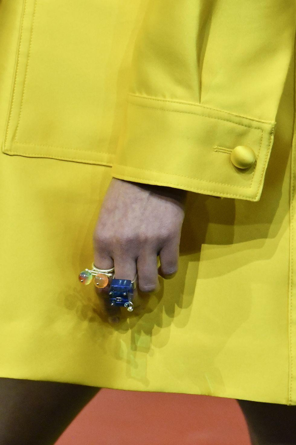 Nhẫn nhựa màu là kỷ niệm ấu thơ của nhiều người.