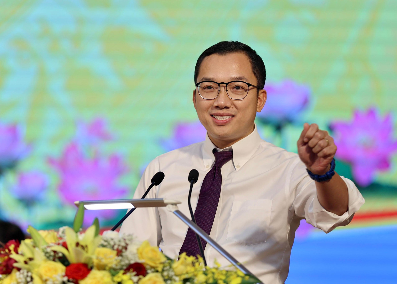 Ông Hoàng Minh Tiến, Giám đốc Sở TT&TT tỉnh Yên Bái trao đổi truyền cảm hứng về sứ mệnh chuyển đổi số của thanh niên Ông Hoàng Minh Tiến, Giám đốc Sở TT&TT tỉnh Yên Bái trao đổi truyền cảm hứng về sứ mệnh chuyển đổi số của thanh niên