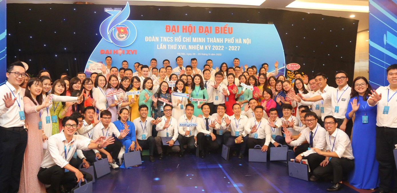 Các đại biểu hào hứng trước phiên khai mạc. Ảnh: Trọng Tài Các đại biểu hào hứng trước phiên khai mạc. Ảnh: Trọng Tài