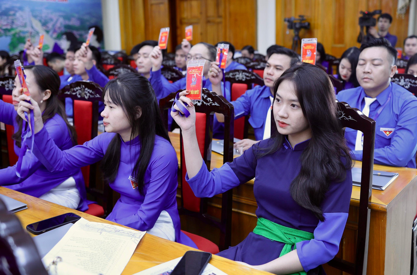 Nữ sinh Đặng Thu Quỳnh, học sinh lớp 12, trường THPT Chu Văn An, dân tộc Tày