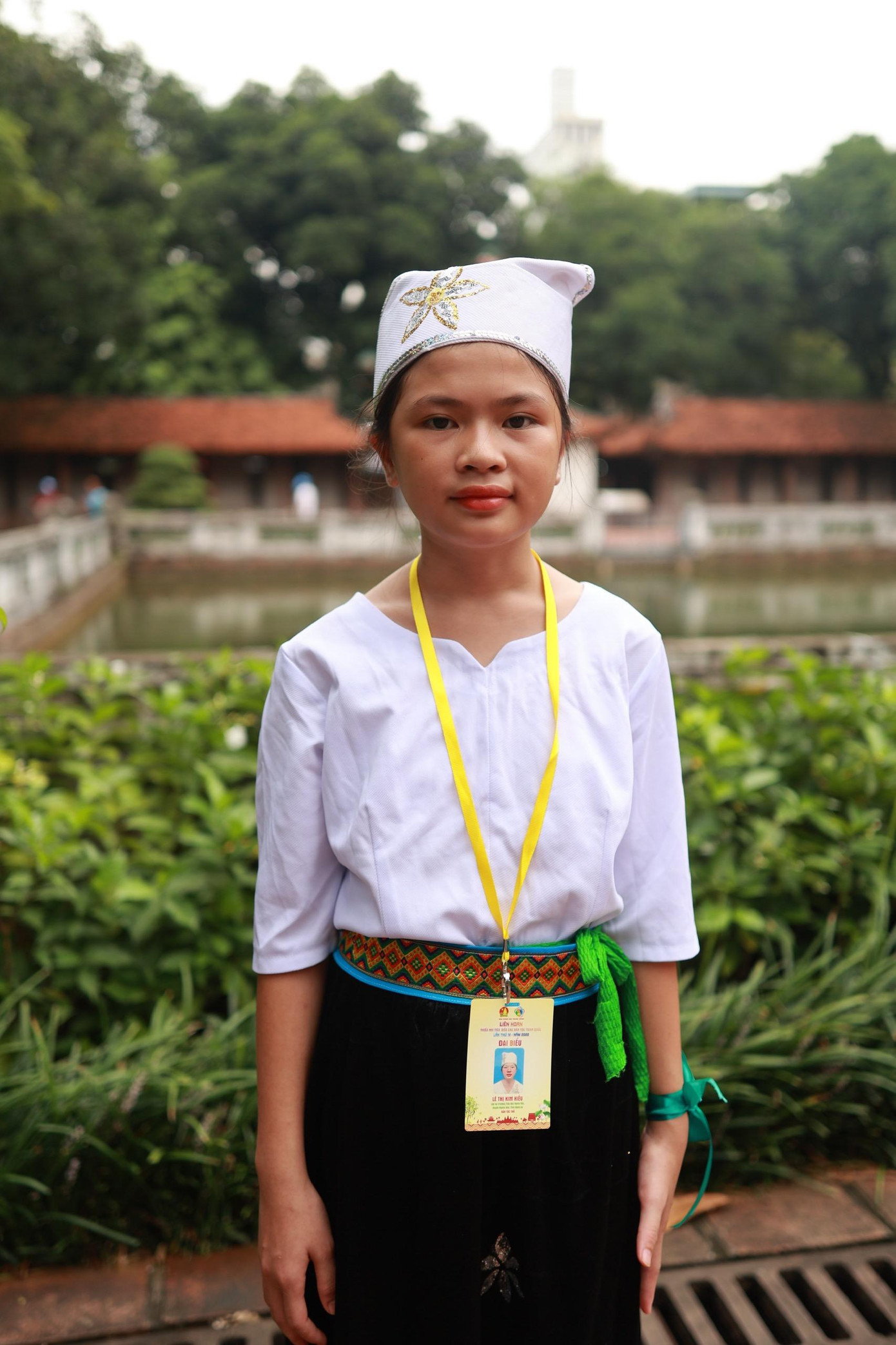 Em Lê Thị Kim Hiếu (dân tộc Thổ), tỉnh Nghệ An là học sinh giỏi nhiều năm học, đạt giải Khuyến khích Toàn tài cấp quốc gia năm học 2021-2022; giải Ba thi Trạng nguyên Toàn tài cấp tỉnh năm học 2021-2022. Hiếu là Chi đội trưởng, tích cực tham gia các hoạt động của Đội. Ảnh: (Như Ý) Em Lê Thị Kim Hiếu (dân tộc Thổ), tỉnh Nghệ An là học sinh giỏi nhiều năm học, đạt giải Khuyến khích Toàn tài cấp quốc gia năm học 2021-2022; giải Ba thi Trạng nguyên Toàn tài cấp tỉnh năm học 2021-2022. Hiếu là Chi đội trưởng, tích cực tham gia các hoạt động của Đội. Ảnh: (Như Ý)