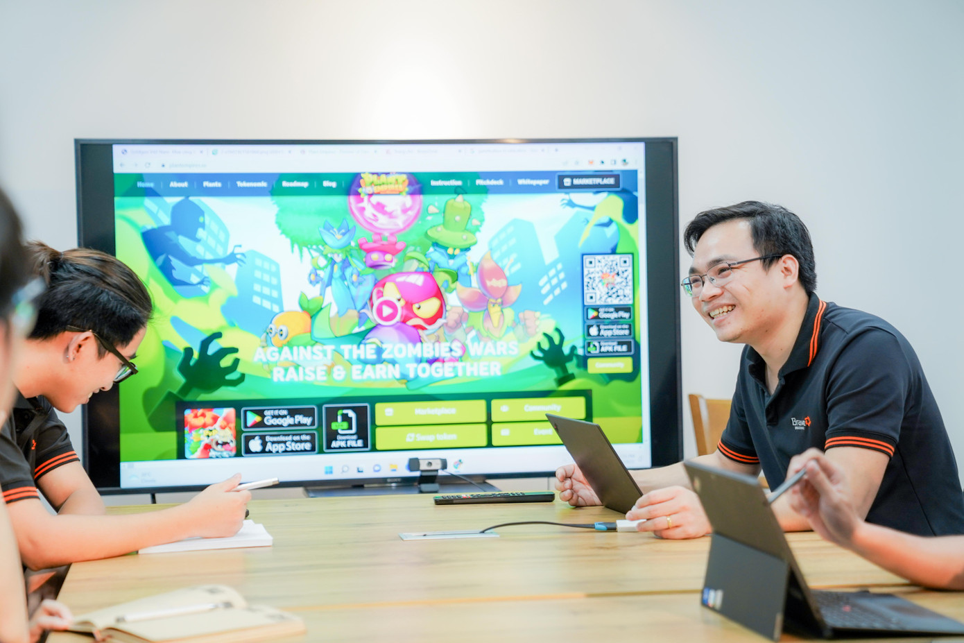 Anh Phạm Anh Tuấn giới thiệu về sản phẩm game Plant Empires Anh Phạm Anh Tuấn giới thiệu về sản phẩm game Plant Empires