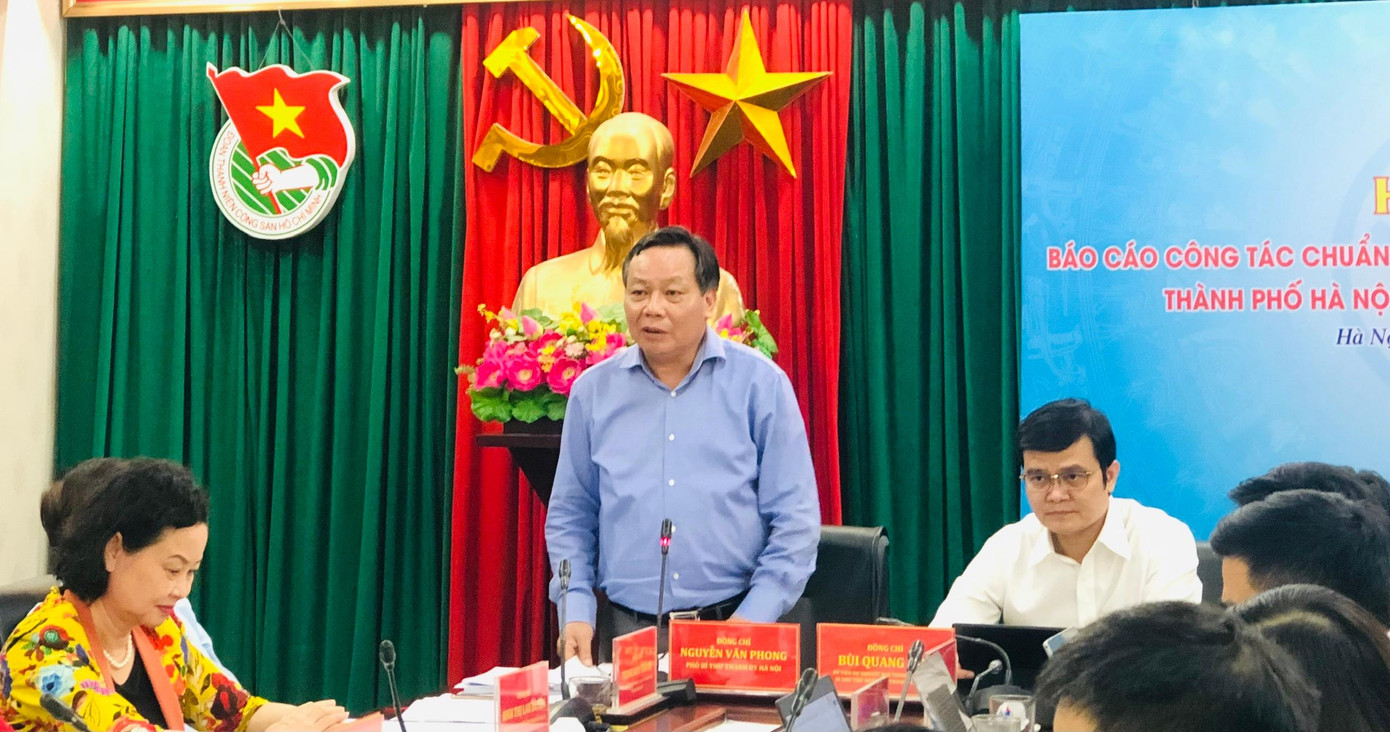 Ông Nguyễn Văn Phong, Phó Bí thư Thành ủy Hà Nội phát biểu tại hội nghị Ông Nguyễn Văn Phong, Phó Bí thư Thành ủy Hà Nội phát biểu tại hội nghị