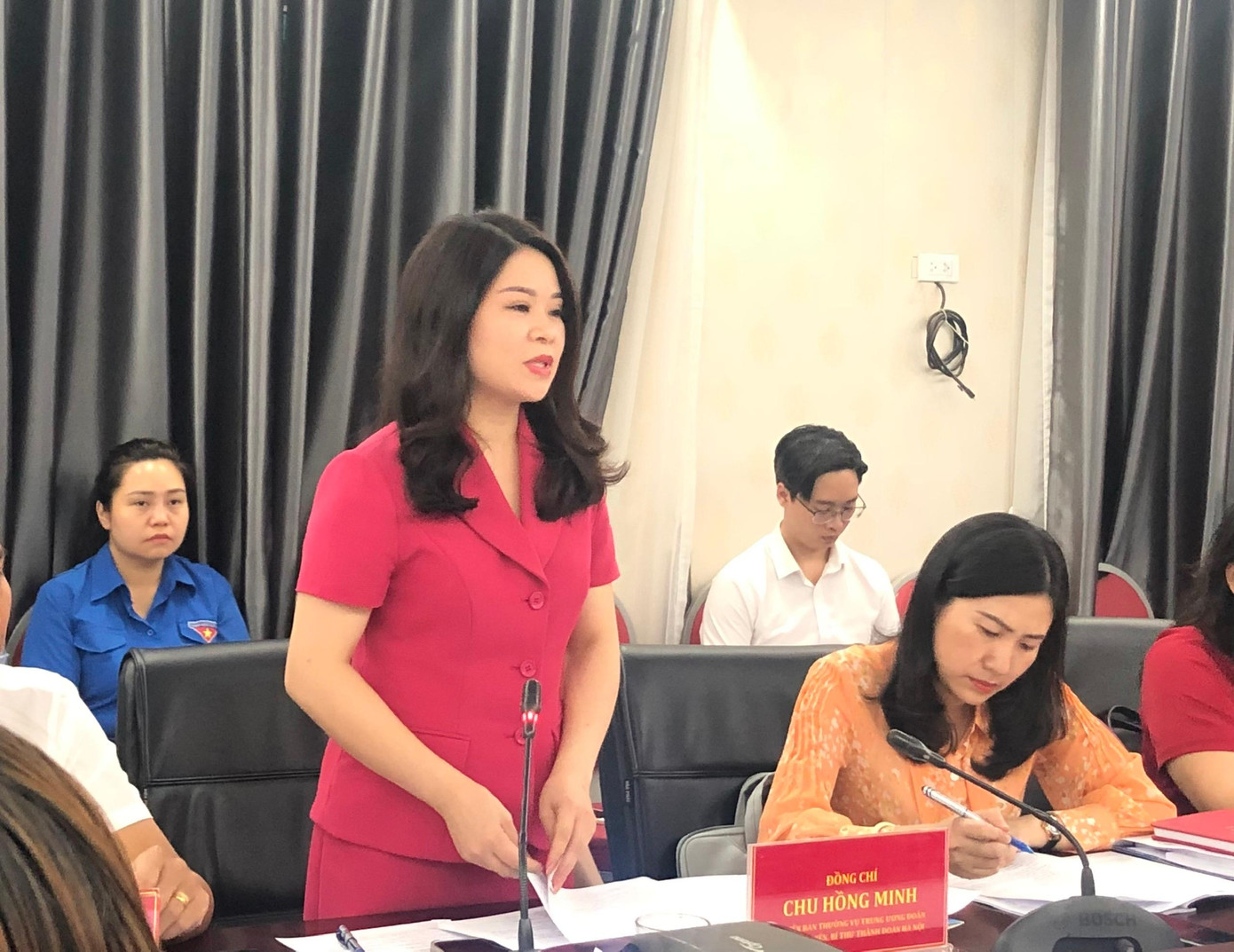 Chị Chu Hồng Minh, Bí thư Thành Đoàn Hà Nội báo cáo công tác chuẩn bị tổ chức đại hội Chị Chu Hồng Minh, Bí thư Thành Đoàn Hà Nội báo cáo công tác chuẩn bị tổ chức đại hội