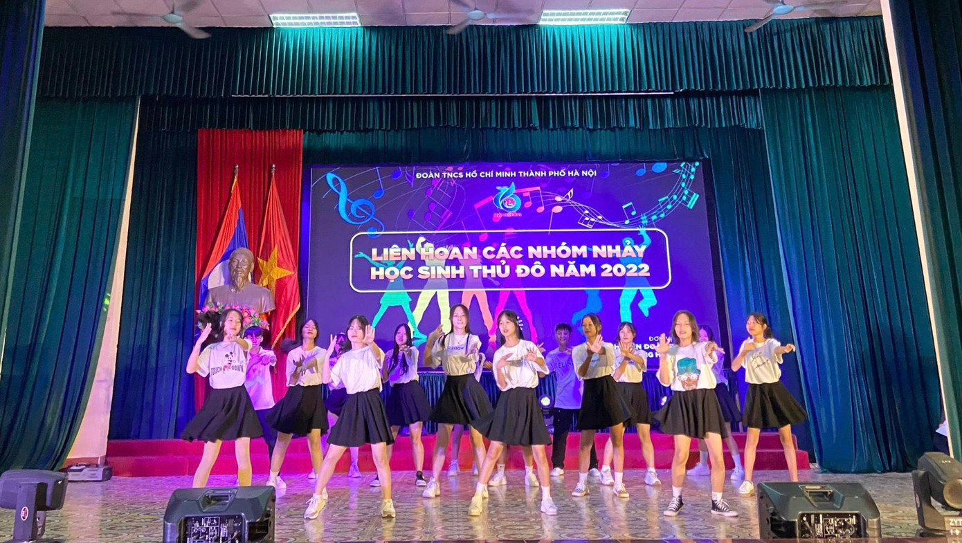 Cuộc thi nhảy dân vũ với 10 đội thi tranh tài