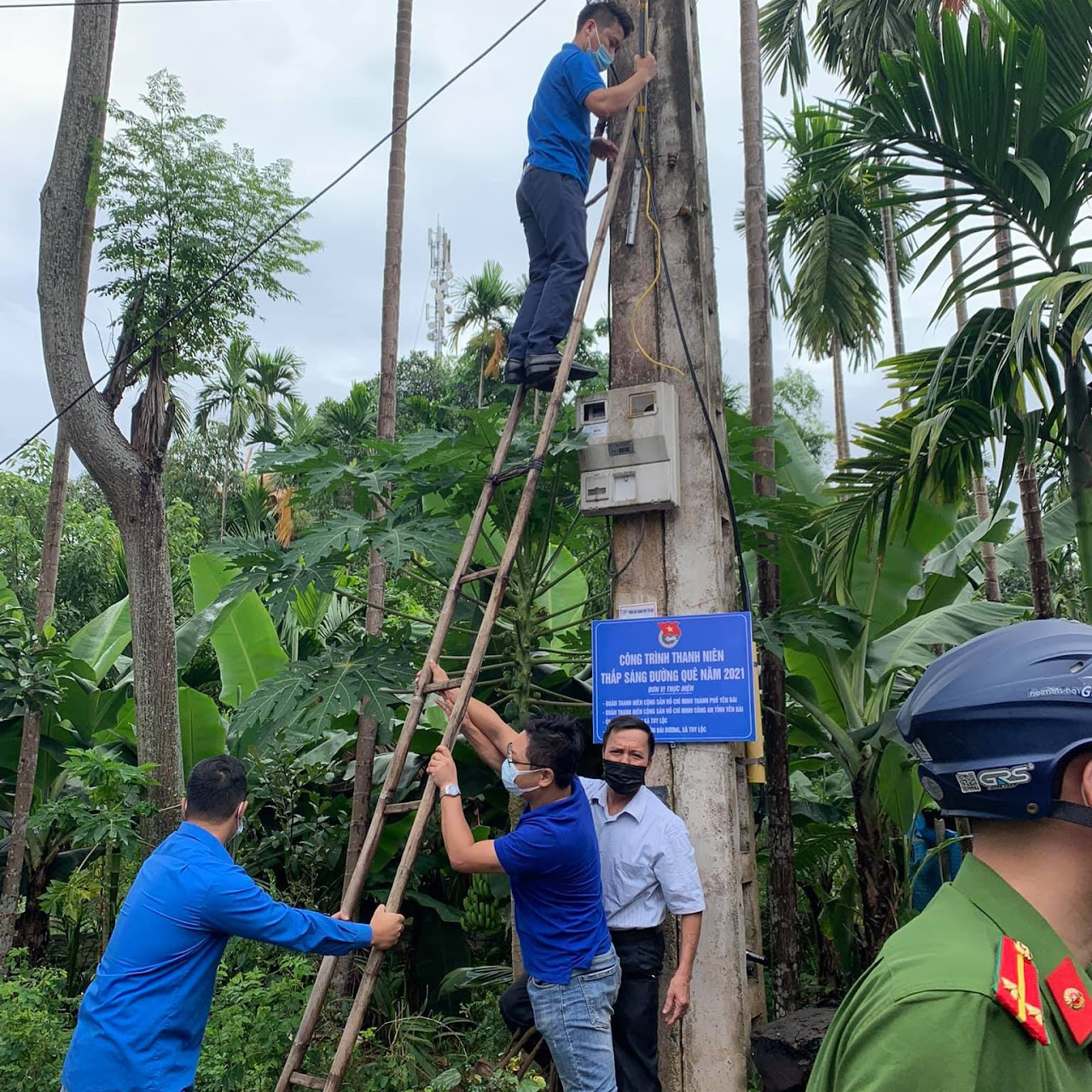 Công trình thắp sáng thôn bản Công trình thắp sáng thôn bản