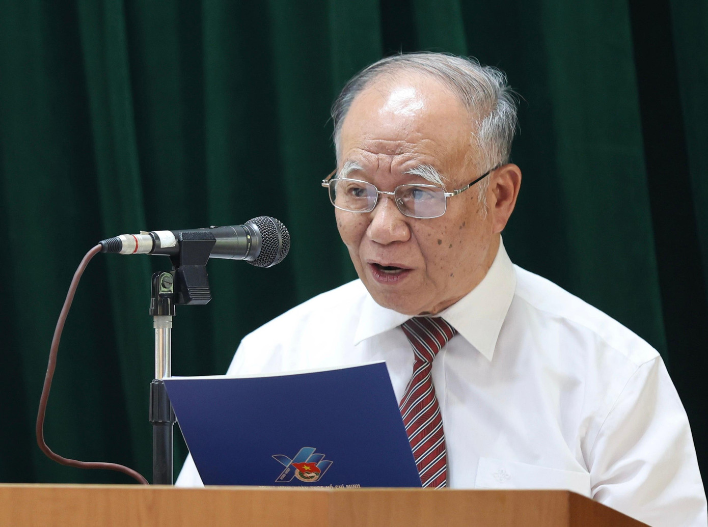 G.S TS. Hoàng Chí Bảo, chuyên gia cao cấp, nguyên Ủy viên Hội đồng lý luận T.Ư (Ảnh: Như Ý) G.S TS. Hoàng Chí Bảo, chuyên gia cao cấp, nguyên Ủy viên Hội đồng lý luận T.Ư (Ảnh: Như Ý)