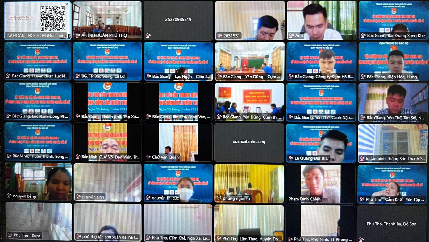 Buổi tập huấn tổ chức theo hình thức trực tiếp kết hợp trực tuyến