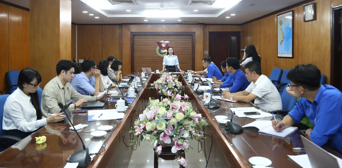 Chị Nguyễn Phạm Duy Trang – Bí thư T.Ư Đoàn, Chủ tịch Hội đồng Đội T.Ư chủ trì hội nghị