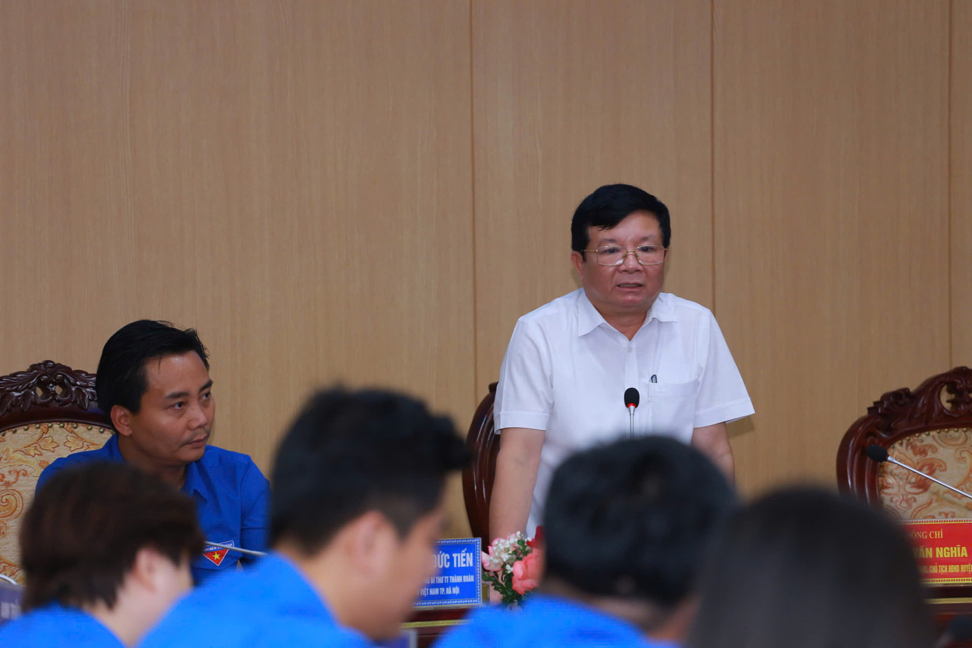 Ông Trần Văn Nghĩa - Phó Bí thư thường trực Huyện ủy, Chủ tịch HĐND huyện Hoài Đức trao đổi tại hội nghị. Ông Trần Văn Nghĩa - Phó Bí thư thường trực Huyện ủy, Chủ tịch HĐND huyện Hoài Đức trao đổi tại hội nghị.