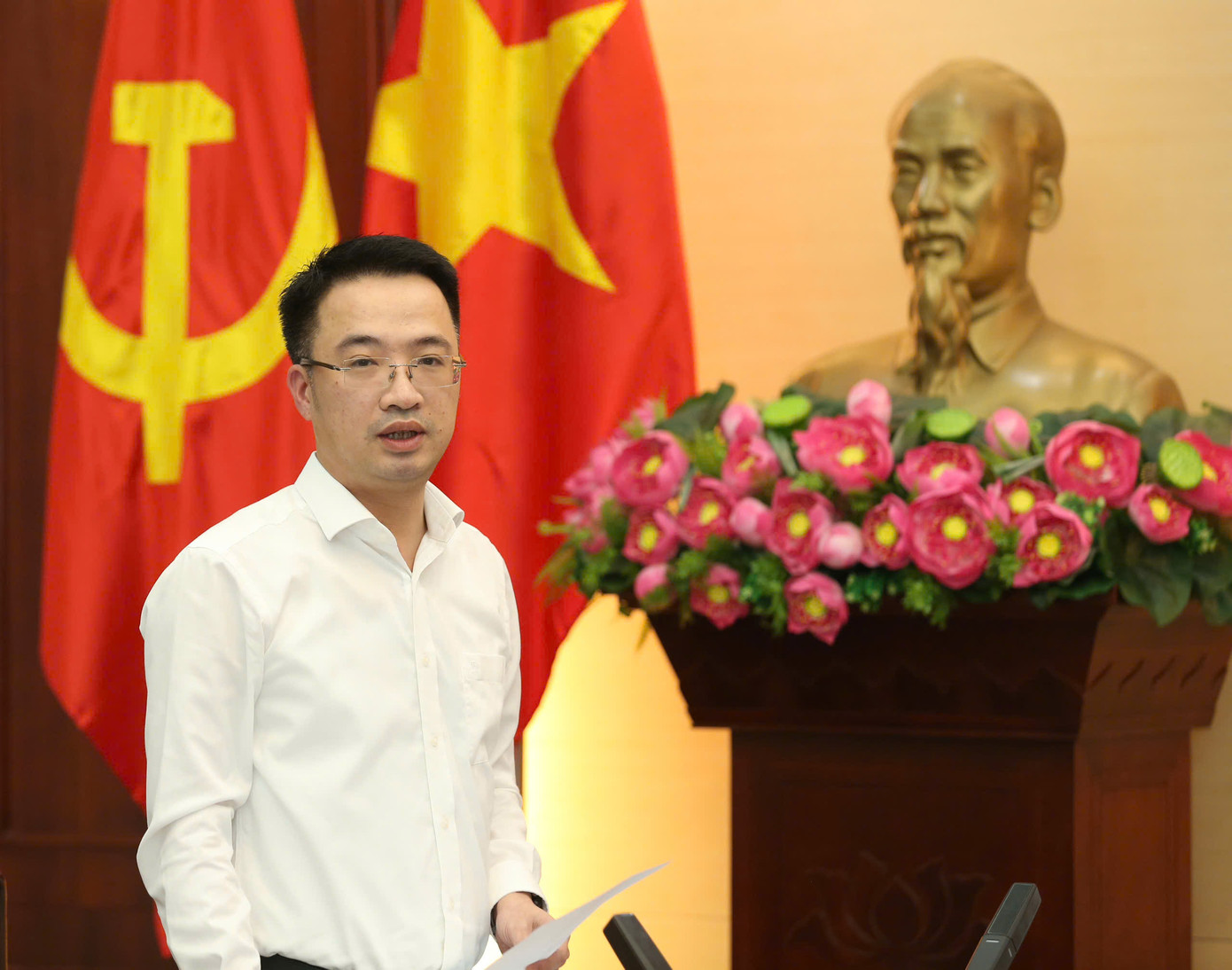 Anh Nguyễn Tường Lâm - Bí thư T.Ư Đoàn, Phó Chủ nhiệm thường trực UBQG về Thanh niên Việt Nam trao đổi tại buổi làm việc. Ảnh: Bảo Anh Anh Nguyễn Tường Lâm - Bí thư T.Ư Đoàn, Phó Chủ nhiệm thường trực UBQG về Thanh niên Việt Nam trao đổi tại buổi làm việc. Ảnh: Bảo Anh