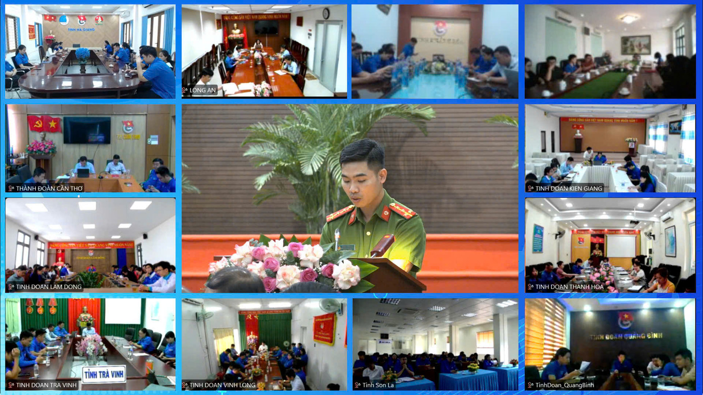 Các đại biểu tham gia chia sẻ tại toạ đàm.