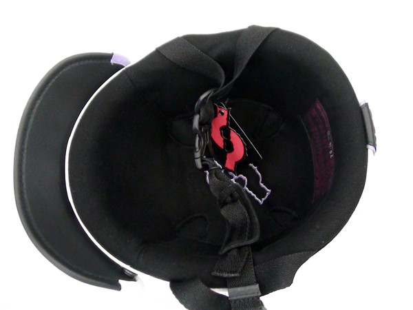 Bên trong chiếc mũ bảo hiểm giá 2.500.000 đồng