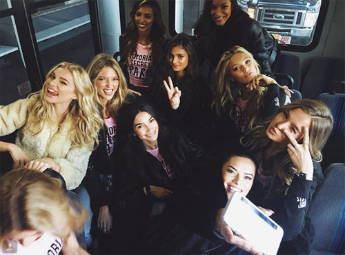 Cận cảnh dàn chân dài Victoria's Secret đổ bộ Paris ảnh 5