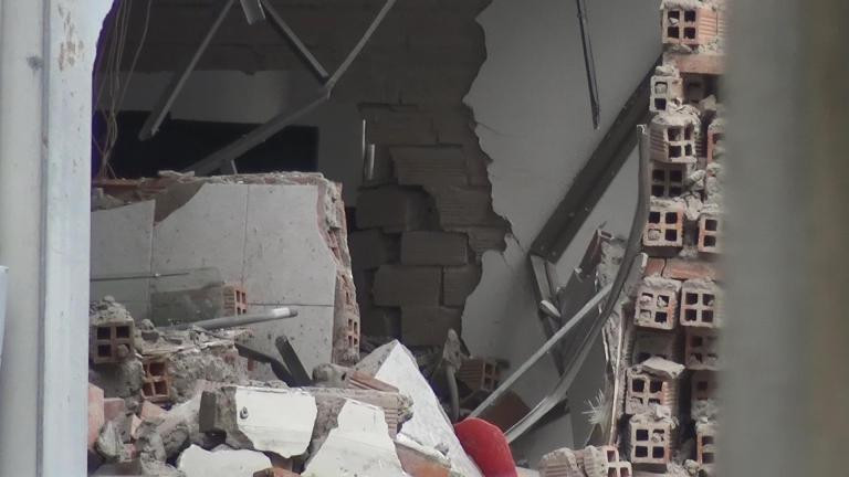 Trụ sở Cục thuế Bình Dương như 'nhà hoang' sau vụ nổ lớn ảnh 2